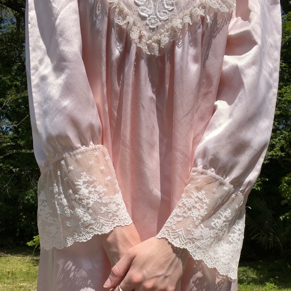 3/$30 Vintage Satin & Lace Nightgown - Picture 4 of 10